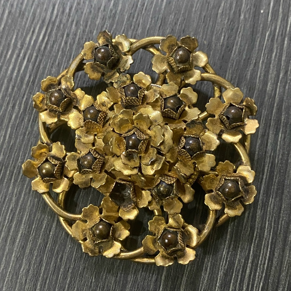 Vintage Gold Floral Cluster Brooch missing one small brown bead